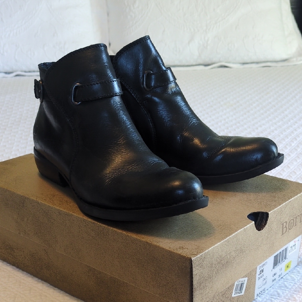 Born Black Leather Ankle Boots, Size 7.5